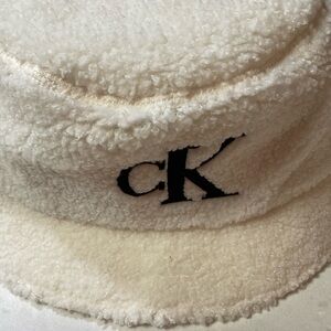 Calvin Klein Off-White Sherpa Bucket Hat